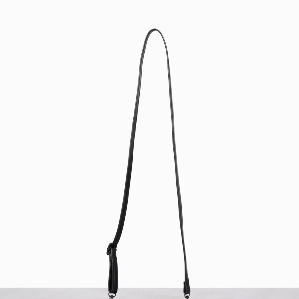 BÉIS Travel Wallet in Black with crossbody strap and wrist strap - Picture 3 of 6